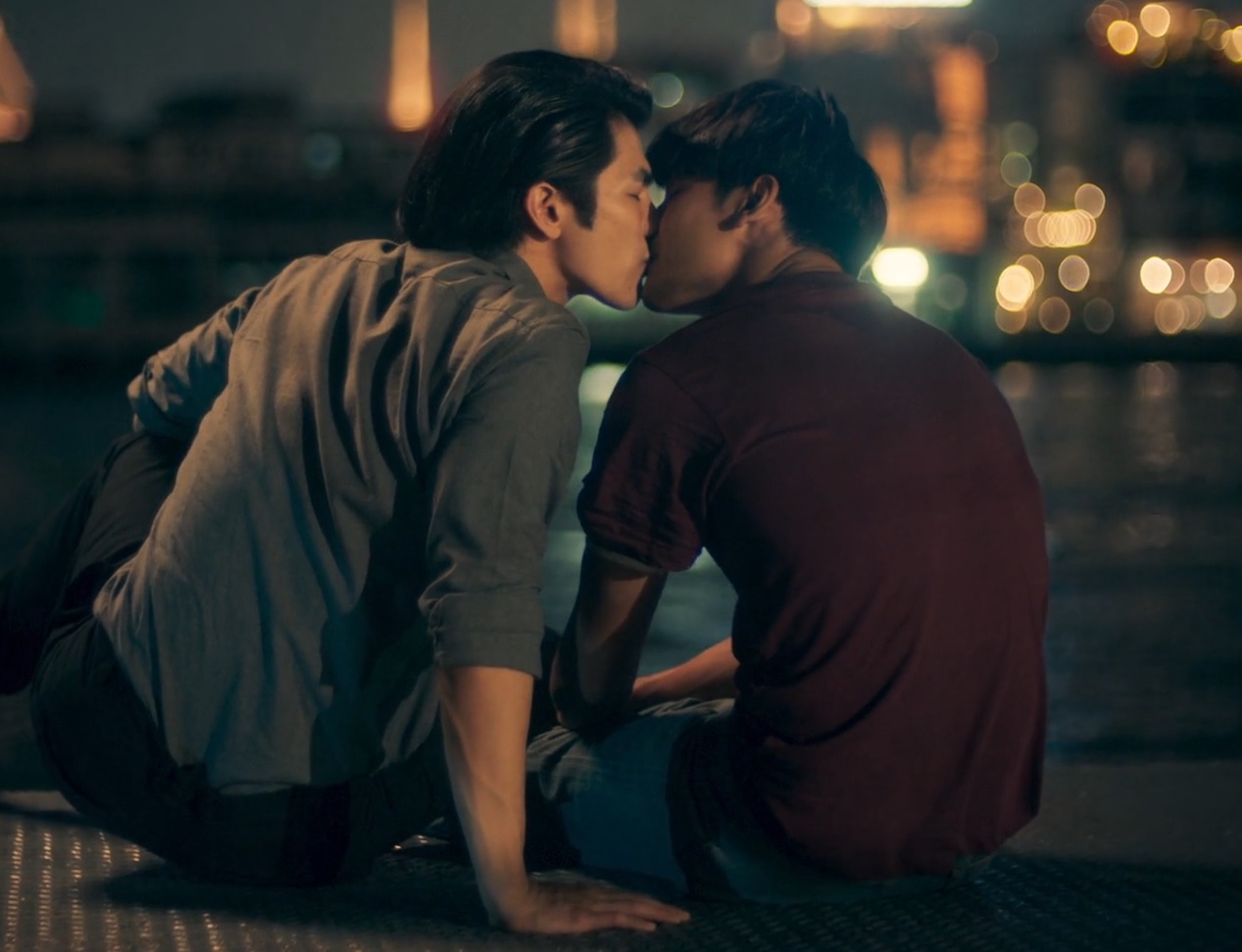 Kinn and Porsche Kiss1