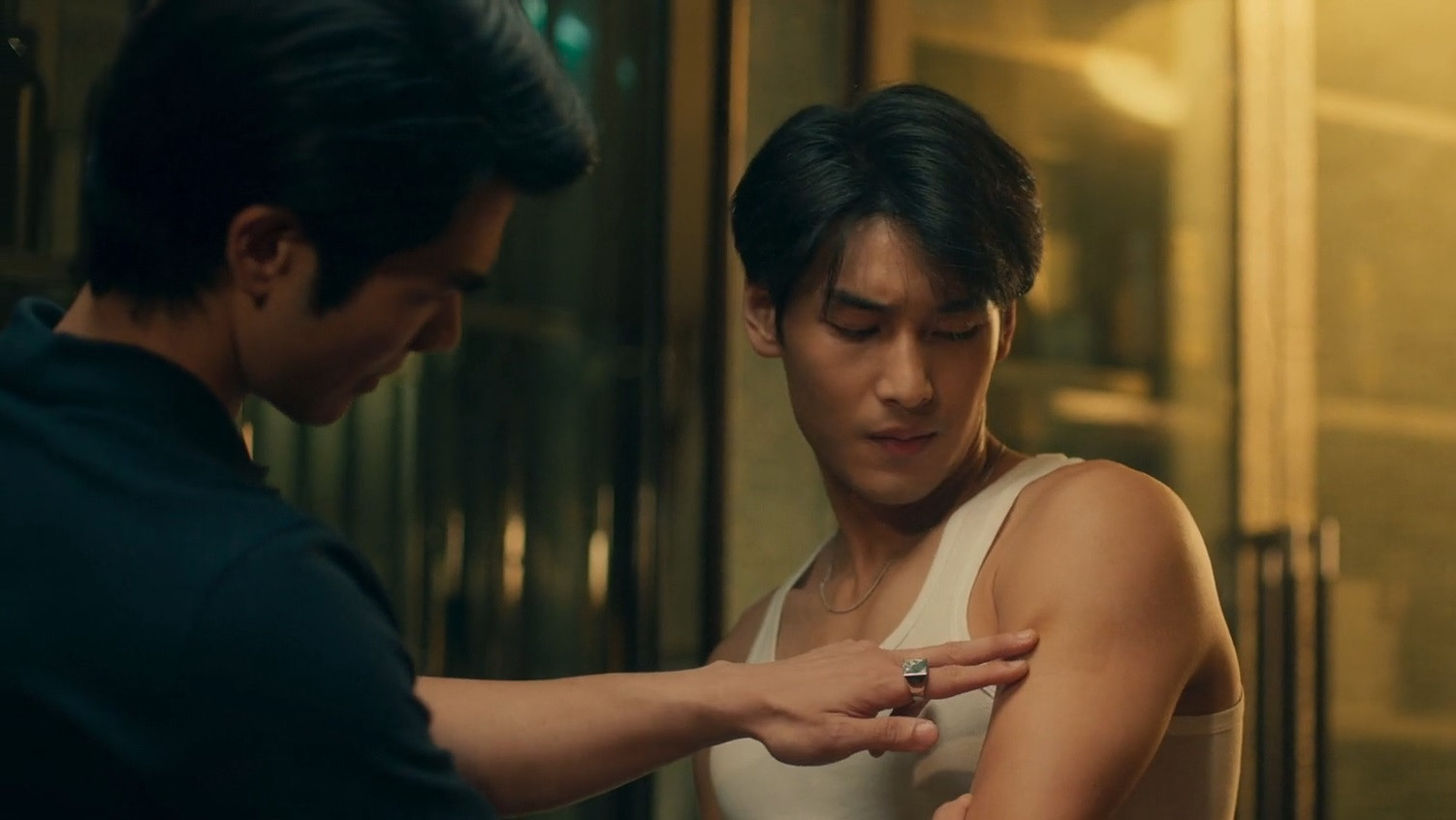 Kinn Checking Porsche's Wound