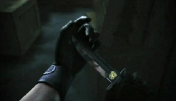 darkside knife reflection