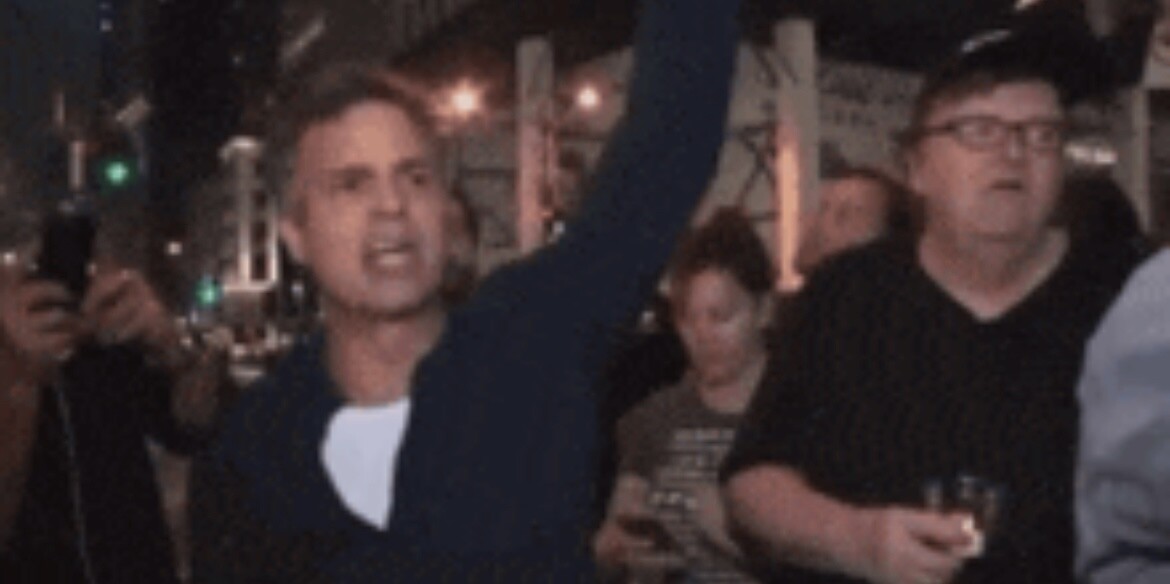 mark ruffalo cheering