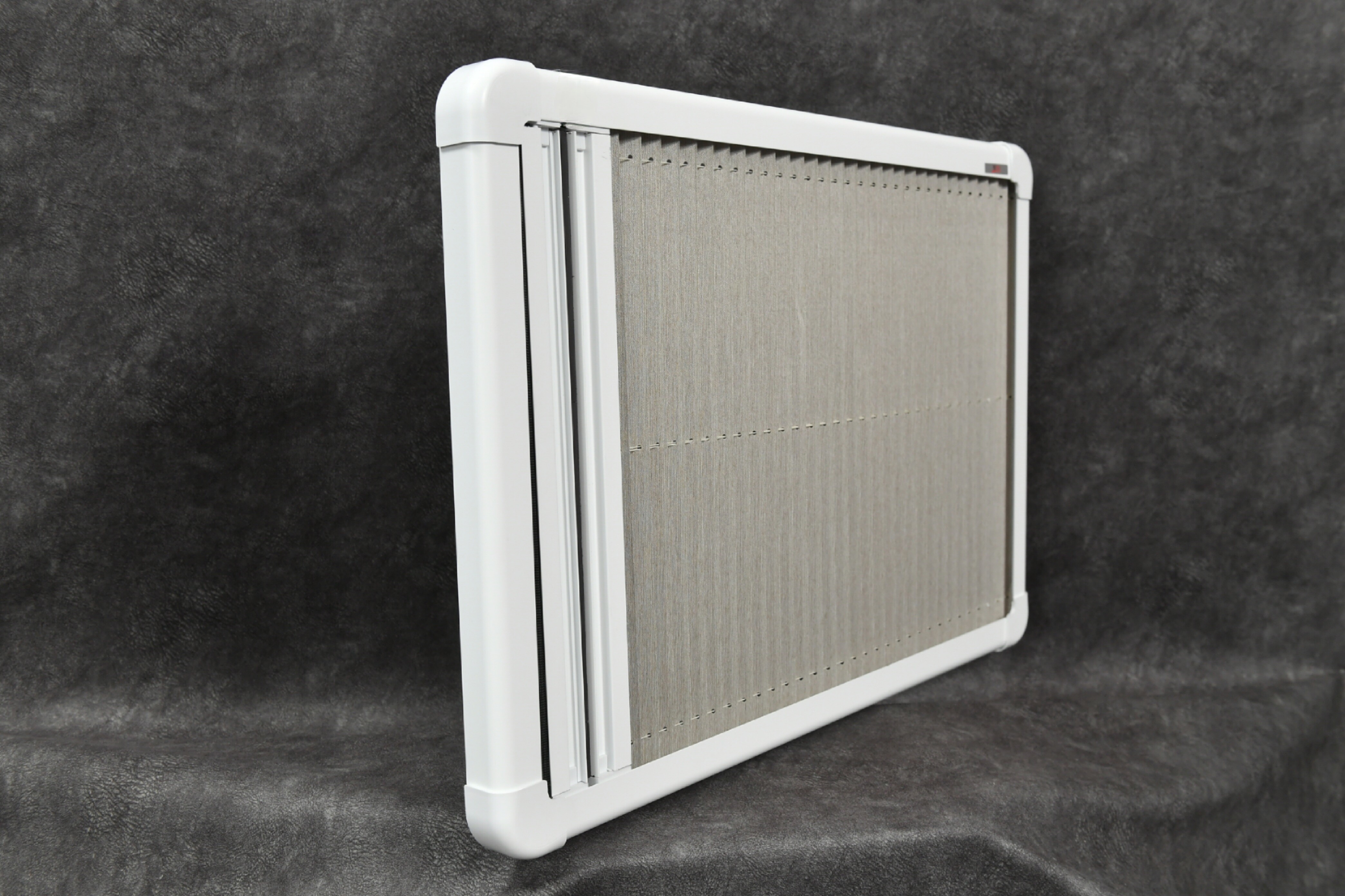 detalj strukture honeycomb zavesa – ćelije saća za izolaciju
