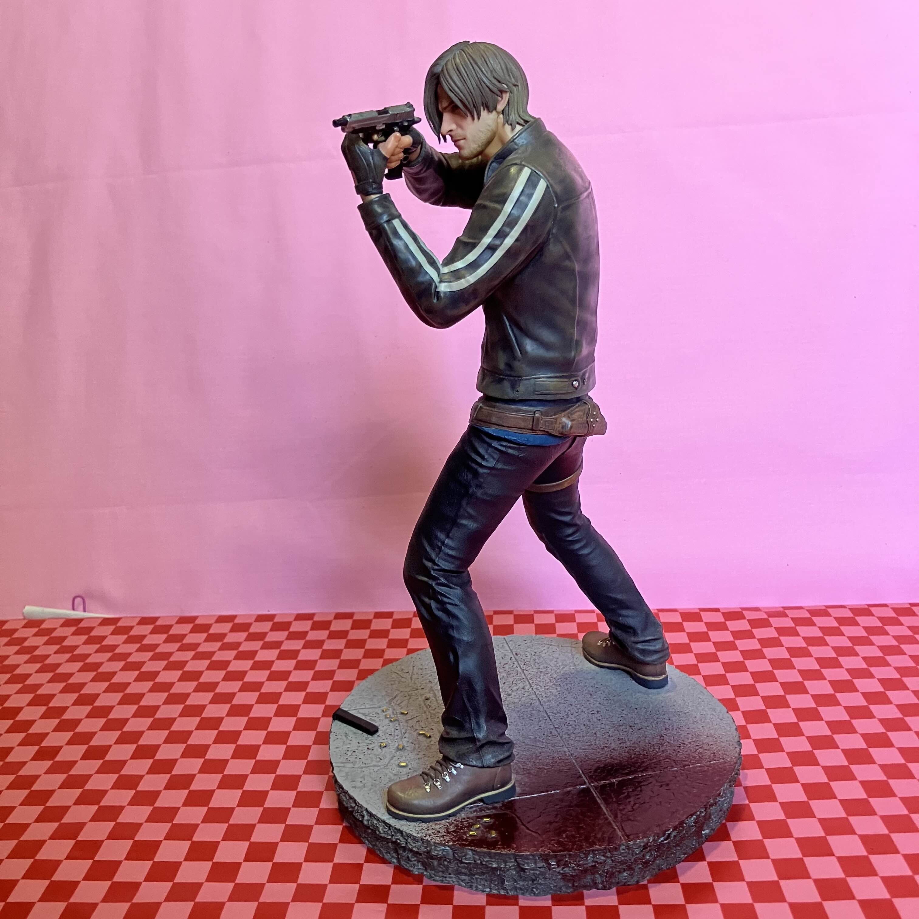 he's so greasy in this movie i love it.