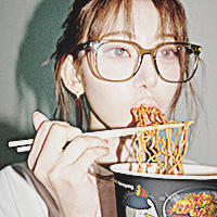 sakura from LE SSERAFIM